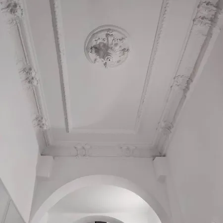 Kamienica Centrum Nr 6 *